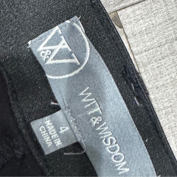 Wit & Wisdom Ab-Solution Ponte Black & Gray Plaid Skinny Pants size 4 ❤️ - Picture 5 of 5
